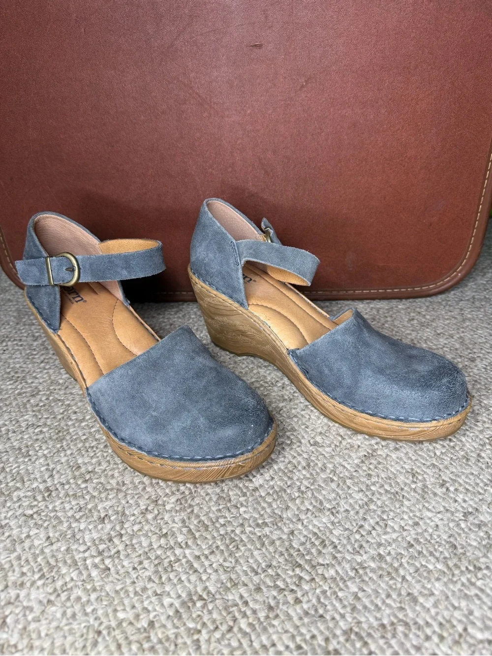 NWOT Born Nellie leather wedges